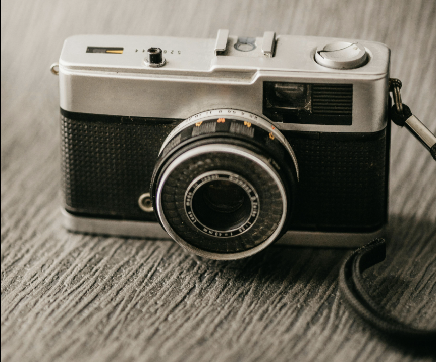 Vintage camera listing